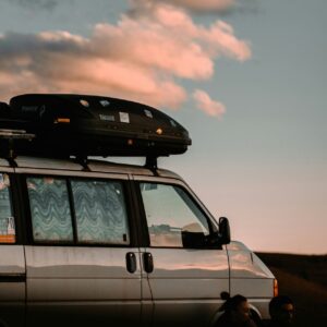 kenzie-kraft-idvHs0IEOBI-unsplash Dachbox medium 450